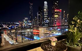 Breathtaking Views Of Yarra River And City Skyline With Gym Access
